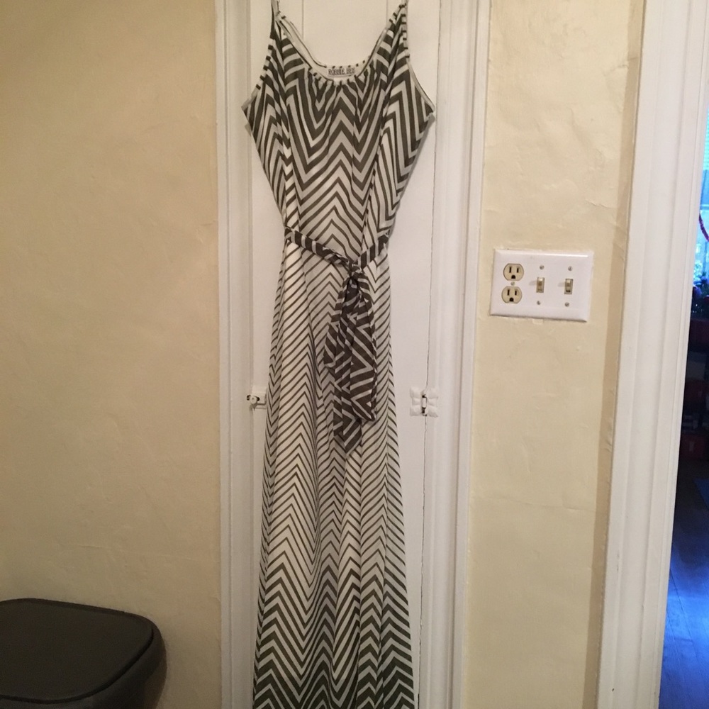 Size 14 Women’s Maxi Dress